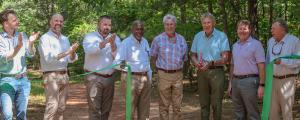 photo of ribbon cutting ceremony